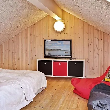 Sleeps 16 Pool Wifi Pol