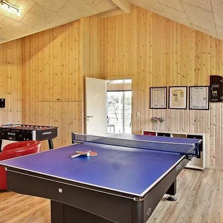 Sleeps 16 Pool Wifi Holiday home Pol